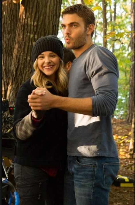 Alex Roe Ben Parish, The Fifth Wave, Alex Roe, The 5th Wave, Forever My Girl, Chloe Grace Mortez, Walker Evans, Chloë Grace Moretz, Grace Moretz