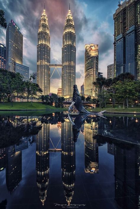 Kuala Lampur, Kuala Lumpur Travel, Malaysia Truly Asia, Kuala Lumpur City, Breathtaking Photography, Tall Buildings, Malaysia Travel, Kuala Lumpur Malaysia, Twin Towers