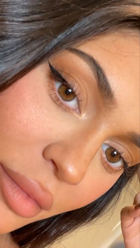 Make Kylie Jenner, Kily Jenner, Kristen Jenner, Paznokcie Hello Kitty, Kylie Makeup, Estilo Kylie Jenner, Jenner Makeup, Kylie Jenner Look, Kylie Jenner Makeup