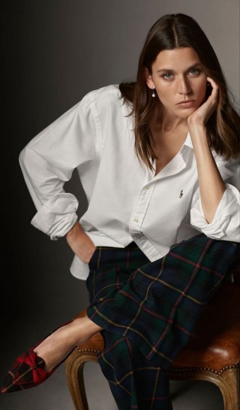 Oxford Shirt Women Outfit, Ralph Lauren Outfits Women, Vivienne Rohner, 2023 Celebration, Oxford Shirt Women, Ralph Lauren Holiday, Polo Ralph Lauren Outfits, Ralph Lauren Looks, Plaid Shirt Outfits