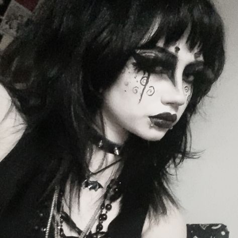 Eye Makeup Edgy, Makeup Edgy, Maquillage Goth, Trad Goth Makeup, Goth Eye Makeup, Monochrome Makeup Look, Trad Goth, Goth Subculture, Alt Makeup