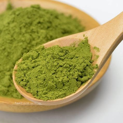 Skin Tightening Mask, Tumeric Face Mask, How To Make Greens, Green Tea Mask, Face Scrub Homemade, Face Mask Recipe, Organic Green Tea, Green Tea Powder, Super Greens