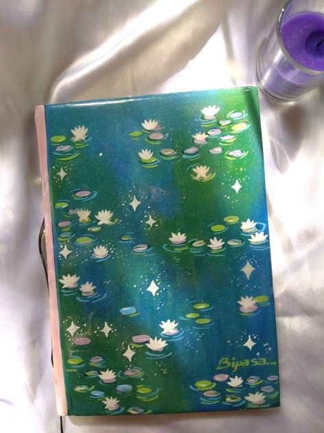 Sketch Pad Cover Ideas, Aethstetic Sketchbook, Things To Draw On The Front Of A Sketch Book, Customizing Sketchbook Cover, Art Covers Sketchbooks, Schetchbook Cover Ideas, Art Book Covers Sketchbooks, Painting On Journal Cover, Notebook Cover Design Painting