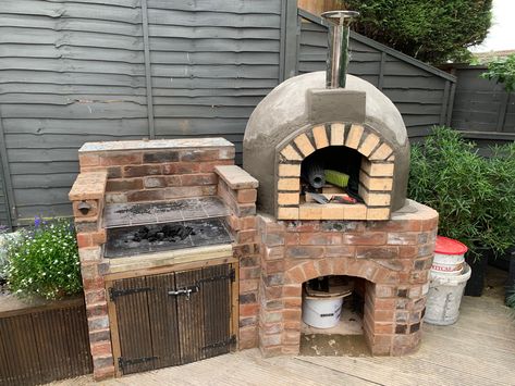 Bbq Kitchen Outdoor, Backyard Bbq Ideas, Bbq Ideas Backyard, Aesthetic Bbq, Bbq Aesthetic, Outdoor Grill Diy, Outdoor Bbq Party, Pizza Oven Outdoor Diy, Bbq Party Decorations