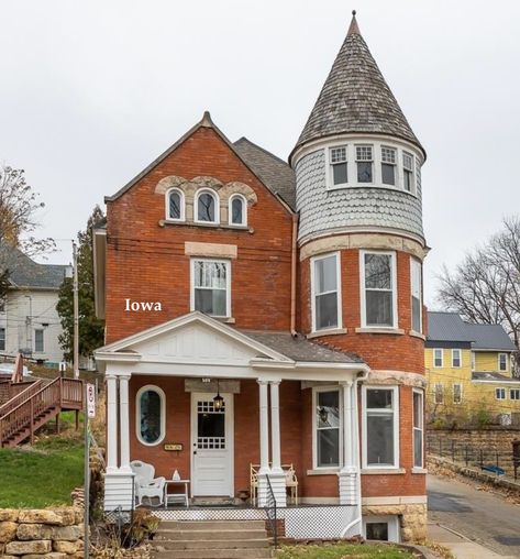 Cheapish c.1906 Queen Anne Victorian Home For Sale in Iowa $195K - Old Houses Under $50K Queen Anne Style House, Restored Victorian Homes, Queen Anne Victorian House, Historic Homes For Sale, Old Victorian Homes, Queen Anne Victorian, Open Staircase, Old Houses For Sale, Heritage House