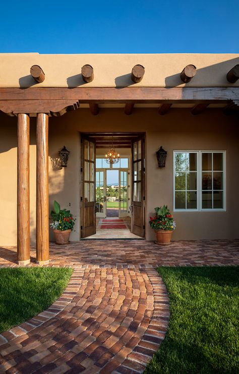 Santa Fe Style Homes Exterior, Southwest Home Exterior, Taj Mahal Granite, Southwestern Home Exterior, Divided Light Windows, Pueblo Style House, Modern Adobe House, Earthen House, Adobe Style Homes