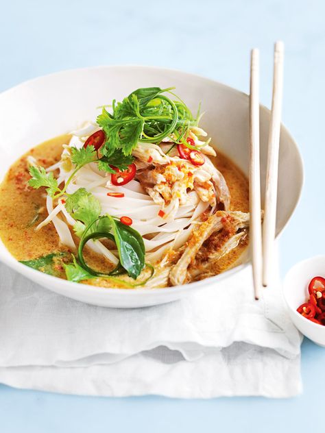 Classic Chicken Laksa | Donna Hay Chicken Laksa, Laksa Recipe, Donna Hay Recipes, Curry Laksa, Green Curry Chicken, Roasted Cauliflower Salad, Donna Hay, Asian Soup, Summer Salad