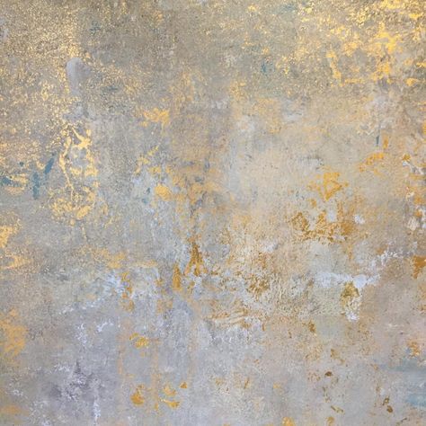 John Harragan on Instagram: “Distressed gold leaf finish#specialistdecorationlondon #goldleaf#distressedfinishes#distressed paint#distressedpainteffects…” Wall Paint Effects, Paint Effects On Walls, Metallic Paint Walls, Painting Textured Walls, Polished Plaster, Wall Painting Techniques, Room Wall Colors, Wall Texture Design, Flat Paint