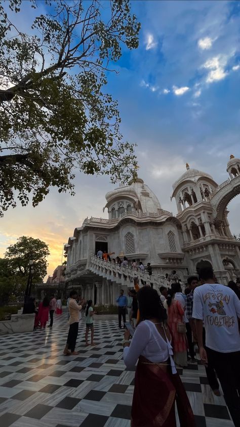 Iskcon temple 🛕 Iskcon Temple Vrindavan, Iskon Temple Vrindavan, Vrindavan Temple, Vrindavan Photography, Boarders Designs, Vrindavan Photography Pictures, Deep Wallpaper, Boarders Designs For Projects, Iskcon Temple