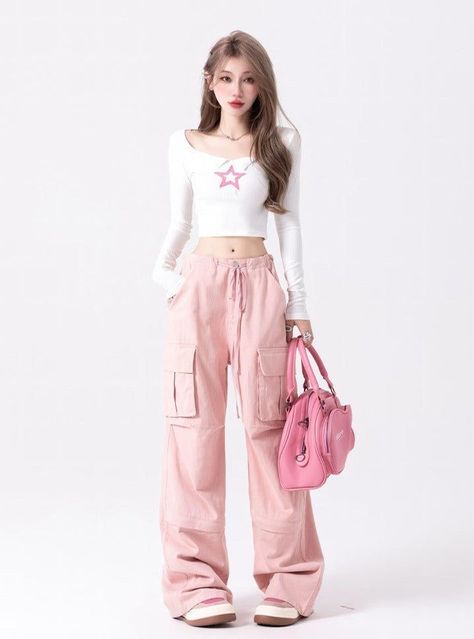 #aesthetic #pose #pink #outfit #outfitinspo #cute #chinese #korean #coquette #y2k #kawaii #kpop #pink #dior #star #douyin Cute Pants Aesthetic, Cute Dance Outfits, Big Pants Small Shirt, Y2k Pink Outfit, Korean Fashion Pink, Pink Y2k Outfit, Pink Pants Outfit, Big Pants, Kawaii Fashion Outfits