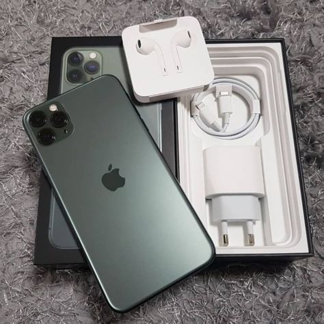 905056c1ac1dad141560467e0a99e1cf Apple Store Gift Card, Apple Smartphone, Apple Iphone Accessories, Free Iphone Giveaway, Apple Technology, Iphone Obsession, Iphone Black, Apple Computer, Apple Phone Case