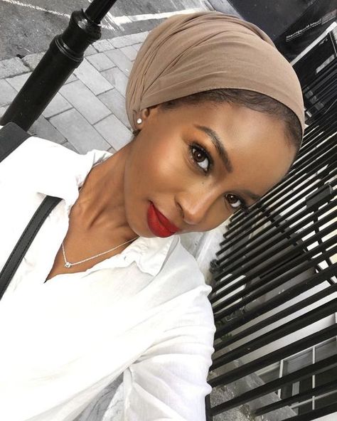 Headwrap Hairstyles, Head Wraps For Women, Head Wrap Styles, Hair Wrap Scarf, Hair Scarf Styles, Mode Turban, Head Scarf Styles, African Head Wraps, Head Wrap Scarf