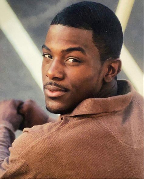 Mens Twists Hairstyles, Lance Gross, 90s Men, Dark Skin Men, College Days, 90s Hip Hop Fashion, Neo Soul, Twist Hairstyles, Hip Hop Fashion