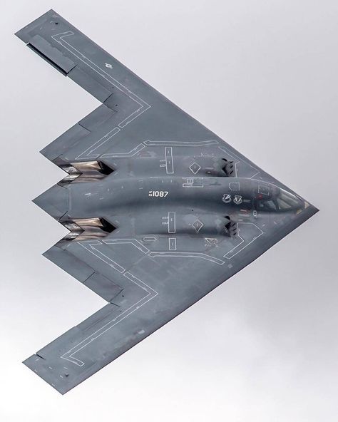 MARTIN on Instagram: “USAF 🇺🇸 Northrop Grumman B-2 Spirit Stealth Bomber 📷: Ben S. Montgomery • • • • • • • #takeoff #cockpit #pilot #fly #sky #aviation #air…” B2 Stealth, B2 Spirit, Tomcat F14, Flying Wing, Stealth Aircraft, Us Military Aircraft, 2160x3840 Wallpaper, Military Airplane, Air Fighter