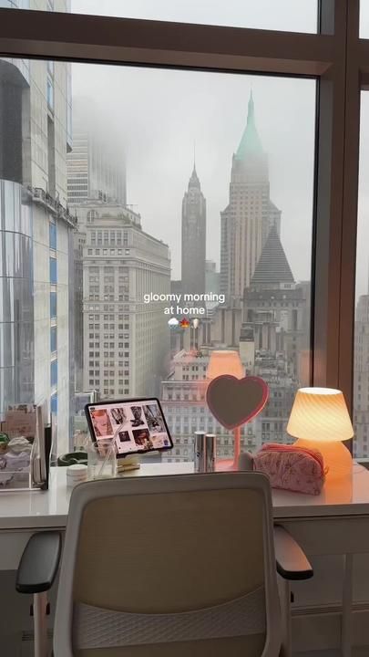 Gloomy Morning, Medical Study, Girl Apartment, Aesthetic Apartment, New York Office, Dream Fashion, Office Life, Nyc Life, New York Life