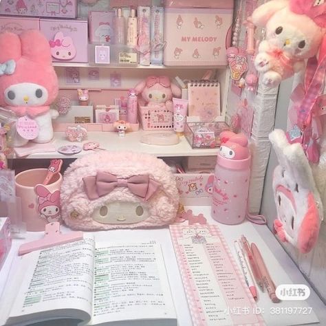 My Melody Room Ideas, Sanrio Studying, Kawaii Study, Kawaii Room Ideas, Hello Kitty Room Decor, Studera Motivation, Dreamy Decor, Cute Stationary School Supplies, Stuff Animals