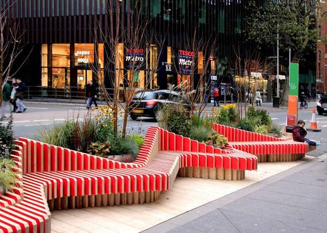 ParkedBench from WMB Studio is a portable micropark that replaces two London street parking spaces with a parklet for pedestrians. Street Furniture, Urban Furniture, Urban Landscape Design, Public Space Design, Pedestrian Street, Public Seating, Parking Design, Going Green, Street Design