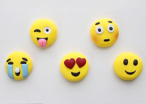 Polymer Clay Emoji Faces Tutorial | Woo! Jr. Kids Activities Emoji Clay Art, Clay Crafts Ideas Easy, Easy Clay Ideas For Kids, Molding Clay Ideas For Kids, Clay Ideas Tutorials, Polymer Clay Crafts Easy, Easy Clay Ideas Simple, Kids Clay Projects, Clay Ideas For Kids