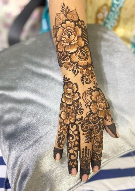 Mehndi Floral Designs, Mehndi Design Circle, Mehndi Designs Khafif, Floral Mahendi, Khafif Mehndi Designs New Dubai, Floral Mehandi Designs, Khafif Mehndi Designs Dubai, Mehndi Designs Dubai, New Mahendi Design