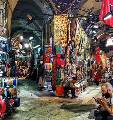 Grand Bazaar, Istanbul Istanbul Market, Happy Summer Holidays, Riverside Market, Bazaar Istanbul, Grand Bazaar Istanbul, Traditional Market, Space Pirate, Grand Bazaar, Mountain Town