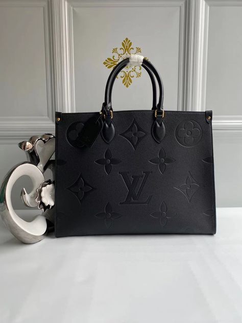 Black Luis Viton Bag, Luis Viton Bag, Black Tote Bag Outfit, Black Lv Bag, Lv On The Go, Luis Viton, Turkey Shopping, Goals 2024, Tote Bag Outfit