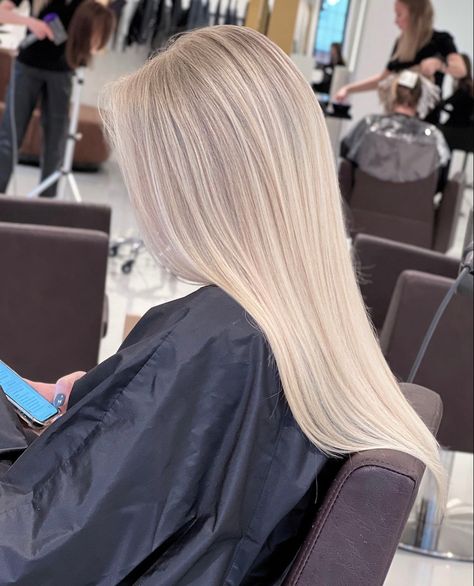 #hair #blondehairstyles Cold Blonde, Blonde Layered Hair, Beautiful Blonde Hair, Blonde Layers, Dyed Blonde Hair, Straight Blonde Hair, Ash Blonde Hair, Blonde Hair Inspiration, Hair Inspo Color