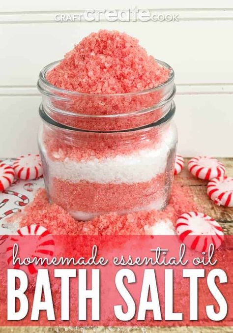 Peppermint Bath Salts, Bath Salts Recipe, Diy Gifts To Make, Bath Salts Diy, Homemade Essential Oil, Sugar Scrub Recipe, Diy Essentials, Essential Oils Bath, Essential Oils Gifts