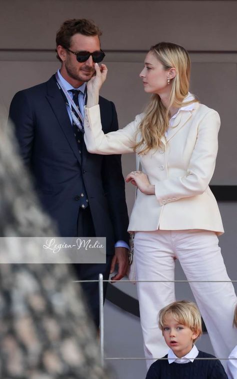 Legion-Media > Photo LGN66487318: PIERRE CASIRAGHI PRESIDE EL FORMULA E MONACO E-PRIX 2023 Caroline Von Monaco, Beatrice Casiraghi, Beatrice Borromeo, Decades Of Fashion, Bride Dress Simple, Royal Portraits, Princess Grace Kelly, Monaco Royal Family, Princess Stephanie