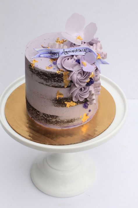 Rustic Chocolate Cake Birthday, Chocolate Cake With Purple Decorations, Naked Cake Decoration, Naked Cakes Birthday, Purple Chocolate Cake, Naked Cake Decorating Ideas, Naked Cake Birthday, Naked Birthday Cake, Naked Chocolate Cake