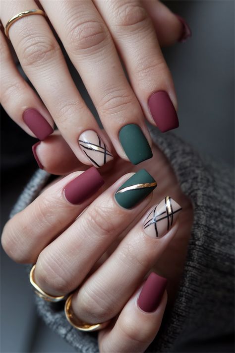 Elevate your autumn style with these chic square tips that perfectly capture the essence of the season. Imagine rich burgundy hues combined with golden accents, creating a stunning visual that embodies cozy fall vibes. These fall nail ideas not only make a statement but also offer a modern edge that complements your outfits beautifully. Get inspired to embrace the boldness of square nails this fall! #FallNailIdeas #NailArt #SquareNails #AutumnVibes Trendy Autumn Nails, Pro Nails, Cozy Fall Vibes, Fall Nail Ideas, Short Square Nails, Rich Burgundy, Autumn Nails, Autumn Style, Fall Nail