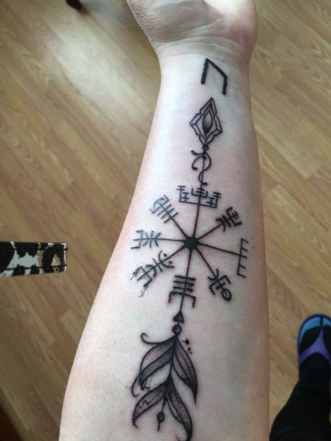 Vegvisir compass Viking tattoo Vegvisir Tattoo Women, Viking Arrow Tattoo, Norway Tattoo, Vegvisir Tattoo, Viking Compass Tattoo, Slavic Tattoo, Viking Tattoo Symbol, Tattoo Symbols, Norse Tattoo