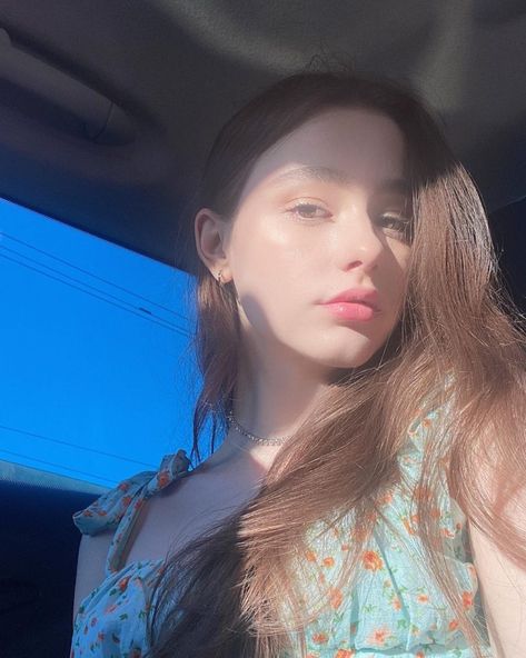 Dasha is 22 years old in 2021 and was born on October 12, 1999, in Russia. She grew up in Russia but later moved to South Korea. She is currently a famous social media star and Instagram influencer. Dasha Taran is active on every famous social media. Her childhood dream was to become a model, […] Forever My Girl, Dasha Taran, Western Girl, Album Photo, Instagram Models, Women In History, Girl Face, Aesthetic Girl, Favorite Celebrities