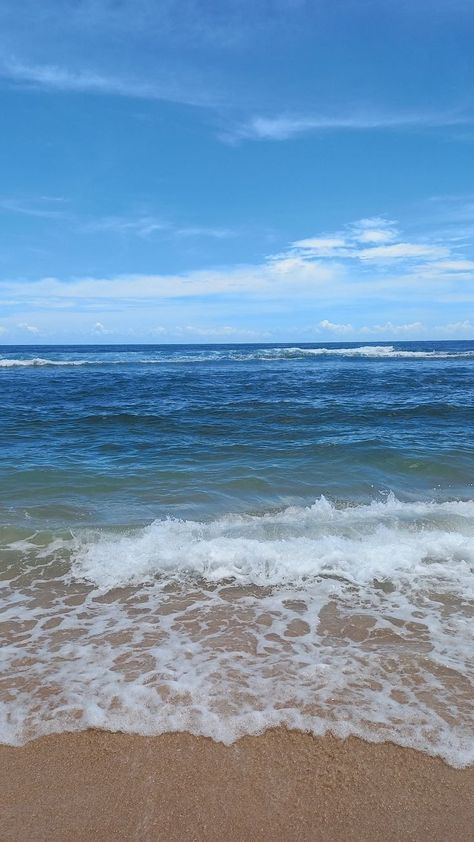 Summer Beach Wallpaper, Ocean Waves Photography, Ocean Waves Painting, Beach Instagram Pictures, Best Nature Images, Waves Photography, Beautiful Ocean Pictures, Blog Pictures, Ocean Pictures