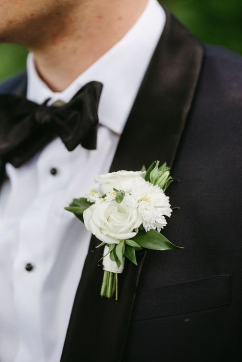 White And Green Groom Boutonniere, Fathers Boutonniere Wedding, White Tux Boutonniere, Green And White Wedding Boutonniere, Classic White Boutonniere, White Rose Wedding Boutonniere, Buttonaire Wedding Groomsmen, White Floral Pocket Square Boutonniere, Mens White Boutineers