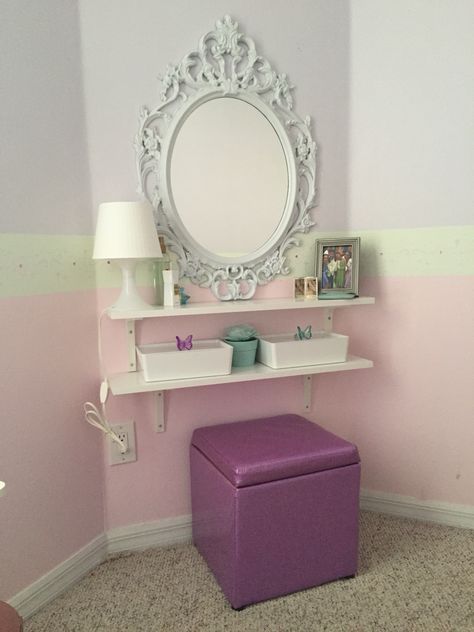 Diy Desk Vanity Ideas, Easy Diy Vanity, Diy Wall Vanity, Diy Vanity Shelves, Diy Kids Vanity Girl Rooms, Toddler Vanity Diy, Kids Vanity Diy Girls Bedroom, Toddler Vanity Ideas, Diy Girls Vanity