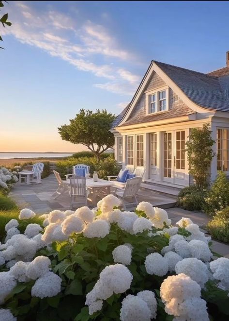 New England Cottage Aesthetic, Newport Beach California Homes, Coastal Cape Cod House Exterior, Coastal Granddaughter House Exterior, Nantucket Home Decor, North Carolina Lake House, Coastal Granddaughter House, Nantucket Cottage Exterior, Nantucket Style Homes Exterior