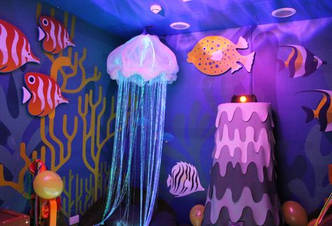 We LOVE the new Sea Life-themed sensory room at the Royal Alexandra Children's Hospital in Brighton Ocean Sensory Room, Small Sensory Room, Underwater Playroom, Under The Sea Sensory Room, Underwater Sensory Room, Under The Sea Reading Area, Underwater Ceiling Mural, Under The Sea Murals Ocean Themes, Life Necessities