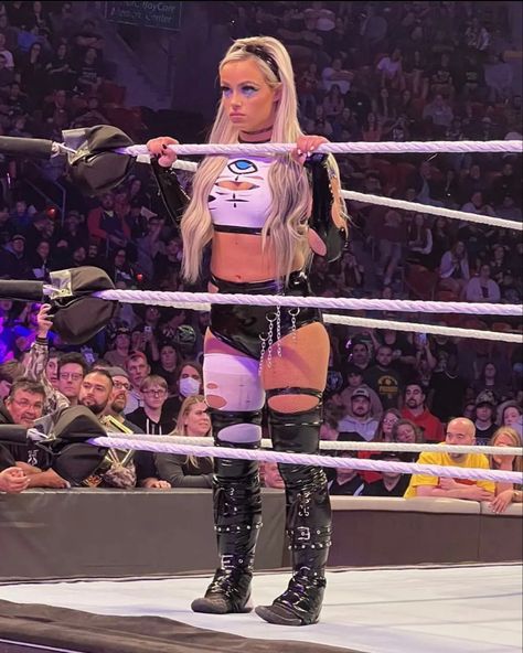 Wrestler Costume, Bailey Wwe, Wwe Backstage, Lilly Pulitzer Outfits, Wwe Outfits, Wrestling Gear, Hot Costume, Liv Morgan, Wwe Women