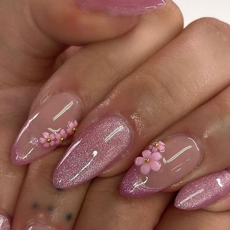 Almond Nails Pink And Green, Pale Pink Nails Design, Cute Nails Acrylic Design, Nail Inspo Girly, Pink Gel X Nail Designs, Cat Eye Flower Nails, Cateyes Nails Design Short, Cute Nails 2024, Gel X Nails Spring