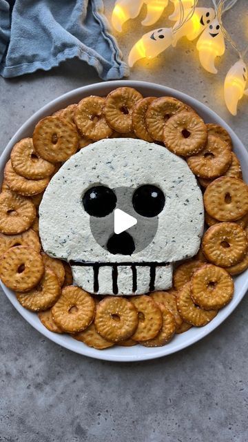 Sine Siemkowicz on Instagram: "Skull Cheese Ball💀

The perfect Halloween party appetizer!

Get the recipe on my website (food-bites.com) or google ‘foodbites skull cheese ball’.

For more ideas check out my Halloween ebook (link in bio) which is available now! 

#halloweenfood #spookytreats #spookyseason #halloweenparty #feedfeed #foodart" Food Bites, Halloween Party Appetizers, Perfect Halloween Party, Spooky Treats, Halloween Fonts, Party Appetizer, Halloween Time, Halloween Food, Seasonal Recipes