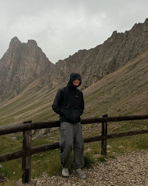 A weekend in the dolomites. ⛰️ - #arcteryx #outdoor #outdoors #explore #gorpcore #mountains #peakperformance #functionalclothing #outfitoftheday #outdoorlife #hiking #workwear #camping #salomon #getoutside #arcteryxjacket #outside #dolomiti #mountains #dolomites #dolomiti #outside #gorpcoreworld #gorpcorestyle #campinglife #switzerland #dolomites #hikingboy Dolomites Aesthetic, Salomon Gorpcore, Arcteryx Jacket, Trekking Outfit, Gorp Core, Outfit For Men, Functional Clothing, The Dolomites, Camping Life