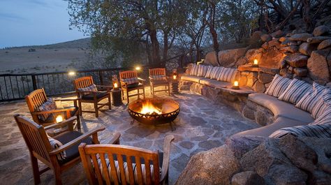 Bush Lodge Design, Safari Lodge Decor, Lodges South Africa, African Safari Lodge, South Africa Vacation, Africa Sunset, Lodge Aesthetic, Outdoor Fire Pit Seating, Bush Lodge