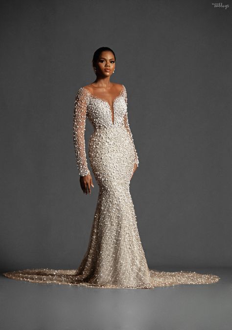 White Wedding Reception Dress, Bride Reception Dresses, Classy Wedding Dress, Stylish Wedding Dresses, Fancy Wedding Dresses, Wedding Reception Dress, Fancy Wedding, Dream Wedding Ideas Dresses, Classy Wedding