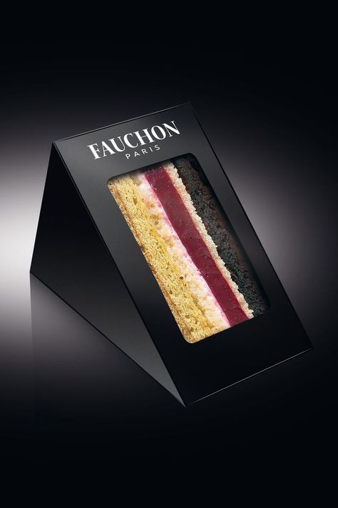 Sandwich Packaging, Patisserie Fine, Dessert Packaging, Food Pack, Bakery Packaging, Cake Packaging, Cool Packaging, Black Food, Box Packaging Design