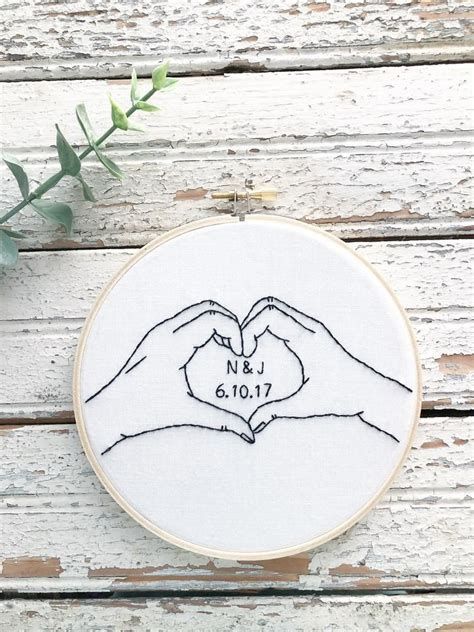 Art For Significant Other, Embroidery Anniversary Gift Ideas, Love Embroidery Ideas, Anniversary Embroidery Designs, Embroidery For Boyfriend, Embroidery Gifts For Him, Marriage Embroidery, Couples Embroidery, Date Embroidery