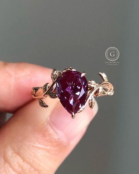 Check out this item in my Etsy shop https://www.etsy.com/in-en/listing/1289793860/plant-shape-vintage-2-carat-pink-pear Ruby Ring Set, Pear Cut Engagement Ring, Gold Twigs, Pear Cut Engagement Rings, Pink Ruby, Ruby Engagement Ring, Rose Gold Band, Ruby Gemstone, Ring Engagement