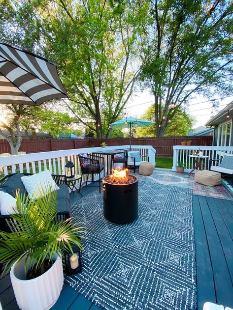 Balcony Remodel, Small Patio Spaces, Outdoor Deck Decorating, Easy Deck, Deck And Patio, Cement Patio, Farmhouse Patio, Back Deck Decorating, Deck Decorating Ideas