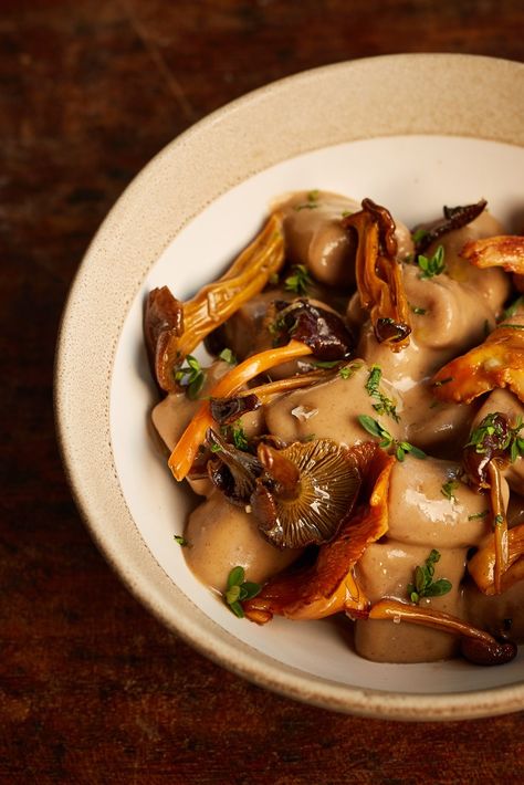 Gnocchi With Mushrooms, Gnocchi Dishes, Pasta Vegetariana, Great British Chefs, Porte Decorate, Fine Dining Recipes, Gnocchi Recipes, Idee Pasto Sano, Wild Mushrooms