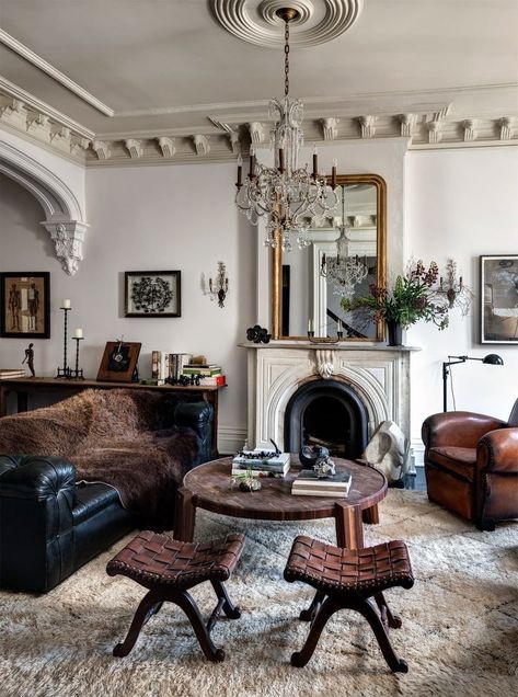 Room Decor For Men, Roman And Williams, Classic Living Room, Eclectic Living Room, Traditional Living Room, Best Interior Design, Cozy Living Rooms, Architectural Digest, Cozy Living