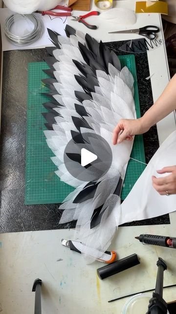 Phoenix Costume Diy, Bird Costume Diy, Wings Costume Diy, Kids Angel Wings, How To Make Wings, Angel Wing Crafts, Bird Wings Costume, Wings Diy, Phoenix Costume